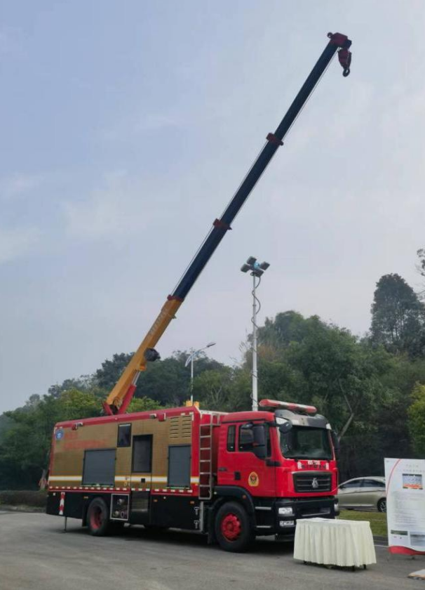 大流量排水抢险车/4000立方（带吊臂）