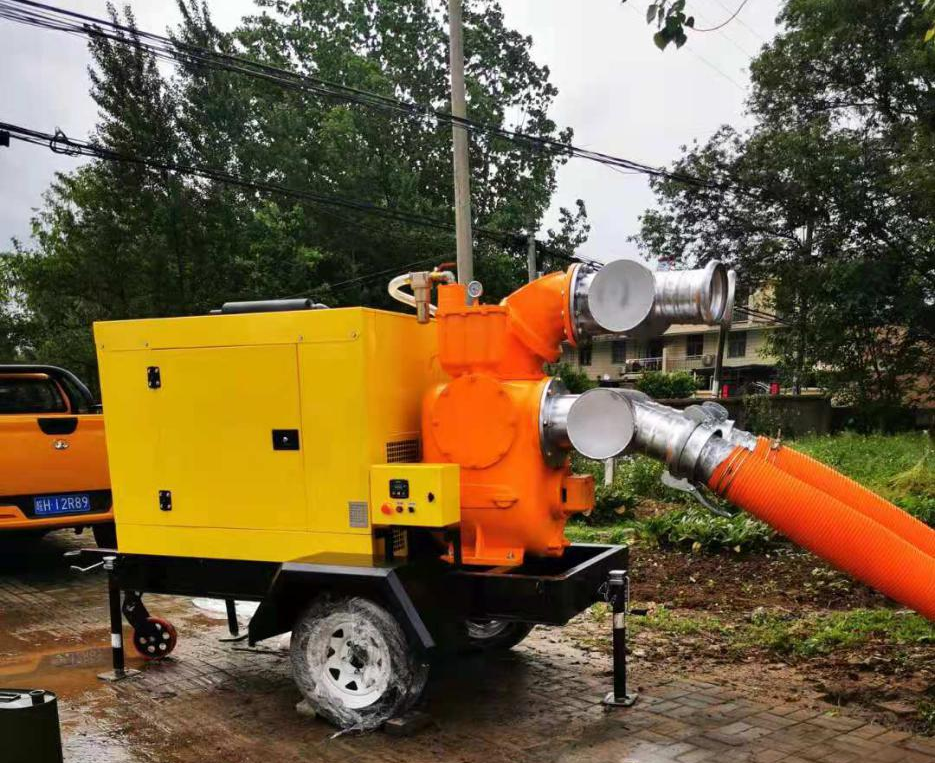 拖车型自吸泵车/1000³